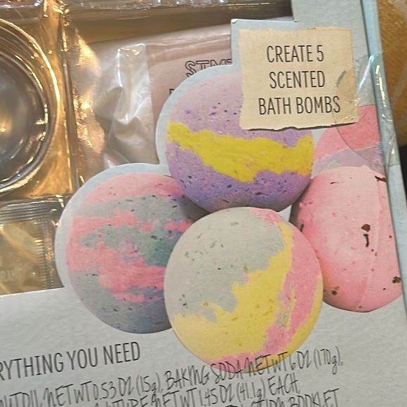 STMT D.I.Y. Bath Bomb Kit, STMT Kits - Picture 3 of 3